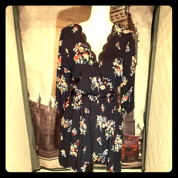 Band of Gypsies Dresses & Skirts - Band of gypsies floral print dress